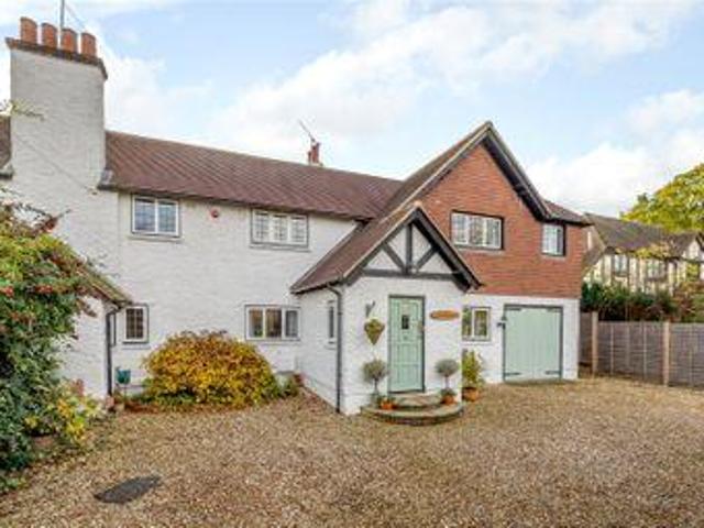 House for sale in Ascot