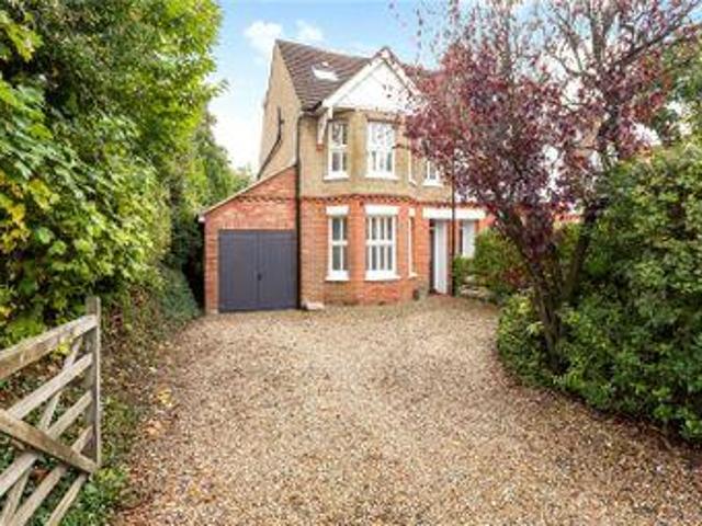 House for sale in Fole, Surrey