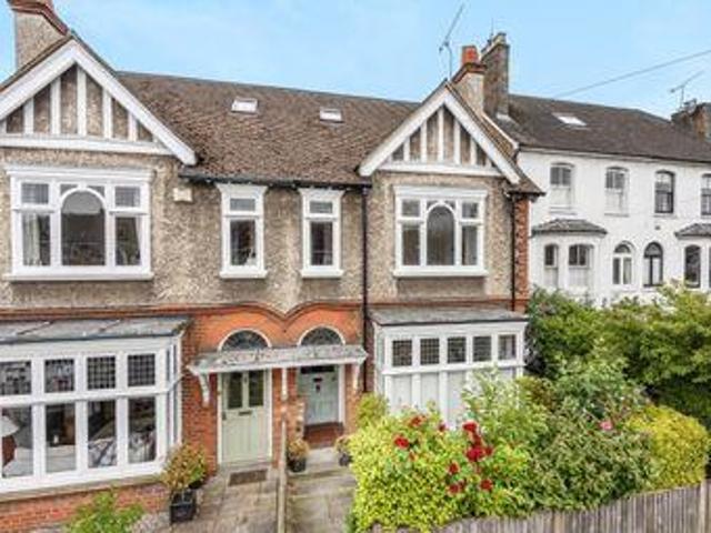 House for sale in Fole, Surrey