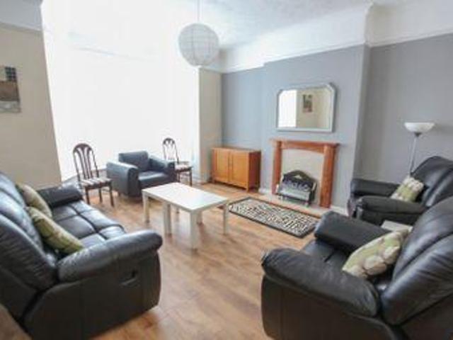 House for rent in Calderstones