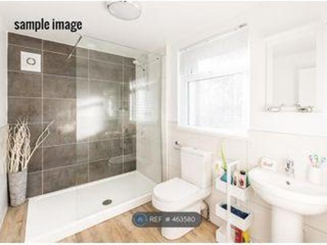 House for rent in Calderstones