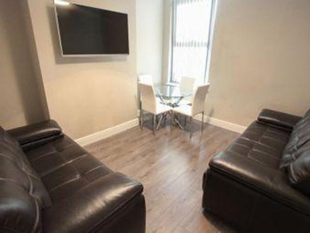 House for rent in Calderstones