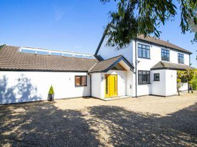 House for sale in Epping
