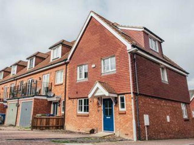 House for sale in Oad Street, Kent