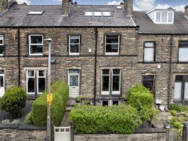 House for sale in Huddersfield, West Yorkshire