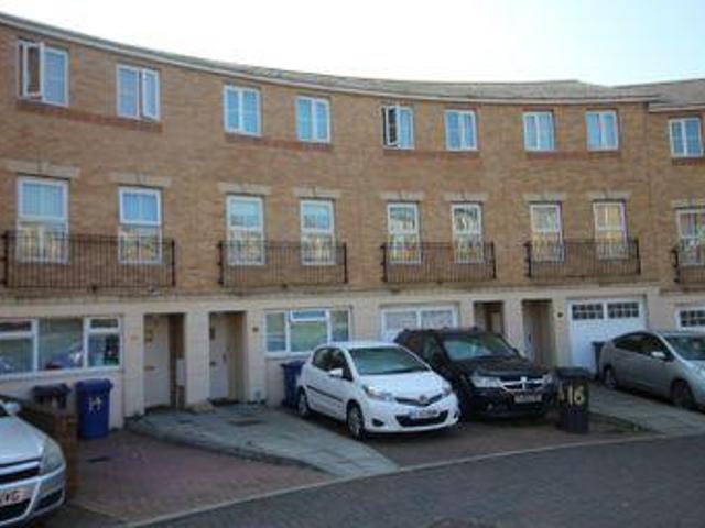 House for sale in Purfleet, Essex