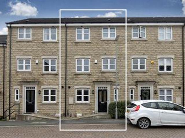 House for sale in Huddersfield, West Yorkshire