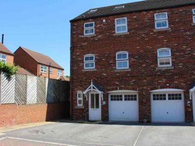 House for sale in Ossett, West Yorkshire