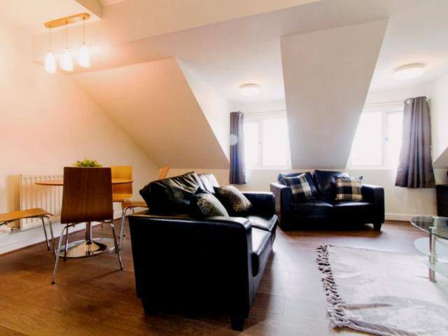 Room for rent in Hyde Park, West Yorkshire