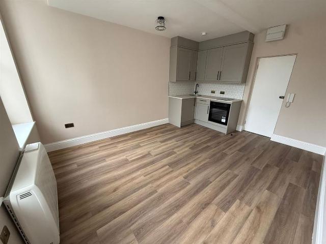 Studio for rent in Brunswick, Brighton & Hove