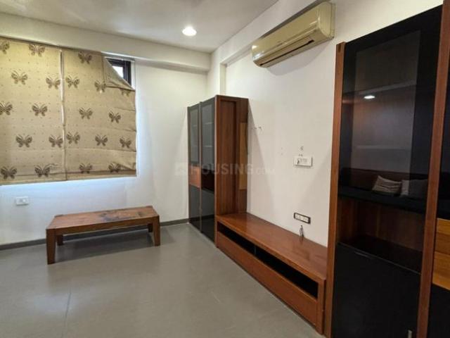 Flat for rent in Bodakdev, Ahmedabad