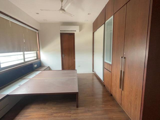 Flat for sale in Navrangpura - Ahmedabad, Gujarat