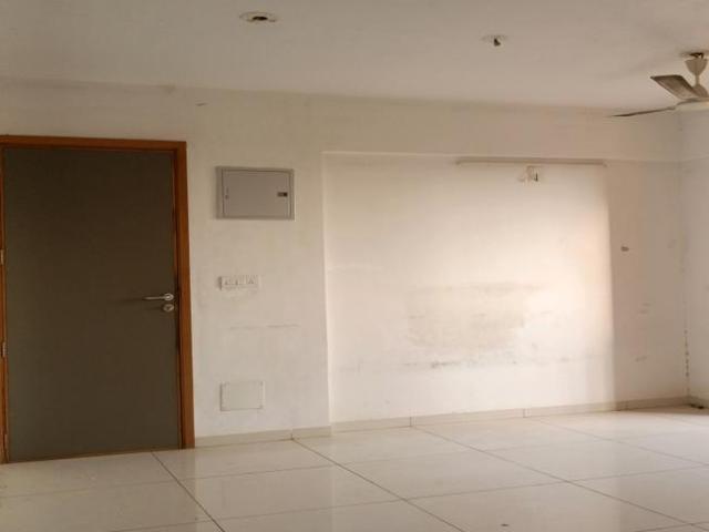 Flat for rent in Sarkhej, Gujarat