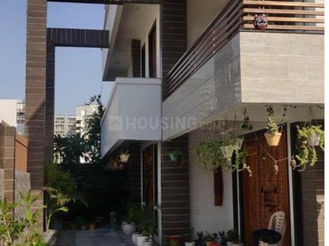 Duplex for rent in Sector 36, Noida