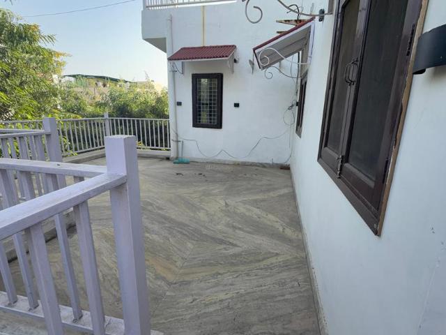 Duplex for rent in Vasant Kunj, Delhi