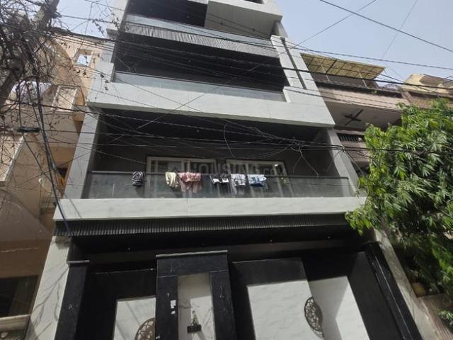Flat for sale in North Delhi, Deri