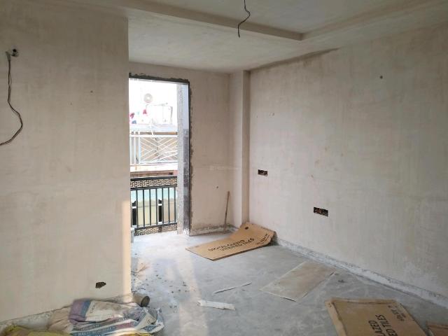 Flat for sale in North West Delhi, Deri