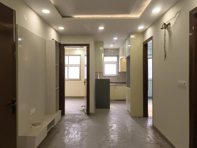 Flat for sale in North Delhi, Deri