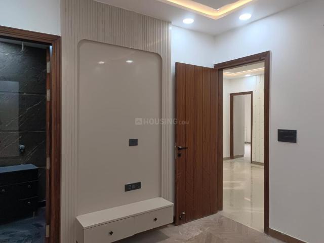 Flat for sale in North West Delhi, Deri