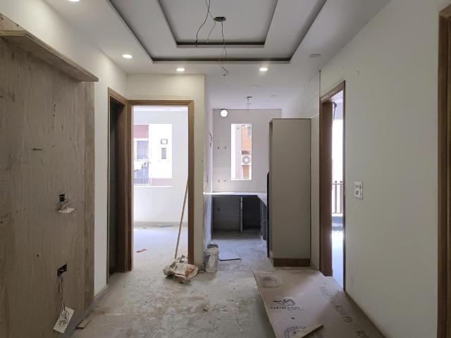 Flat for sale in North West Delhi, Deri