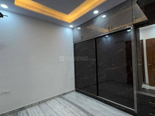 Flat for sale in North West Delhi, Deri