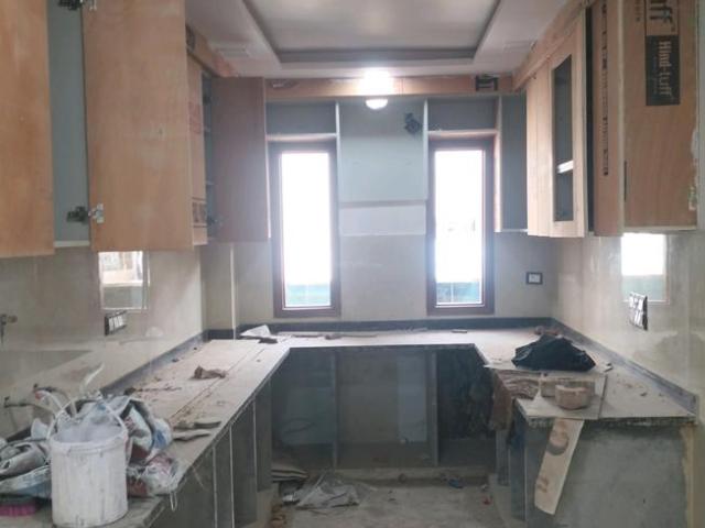 Flat for sale in North West Delhi, Deri
