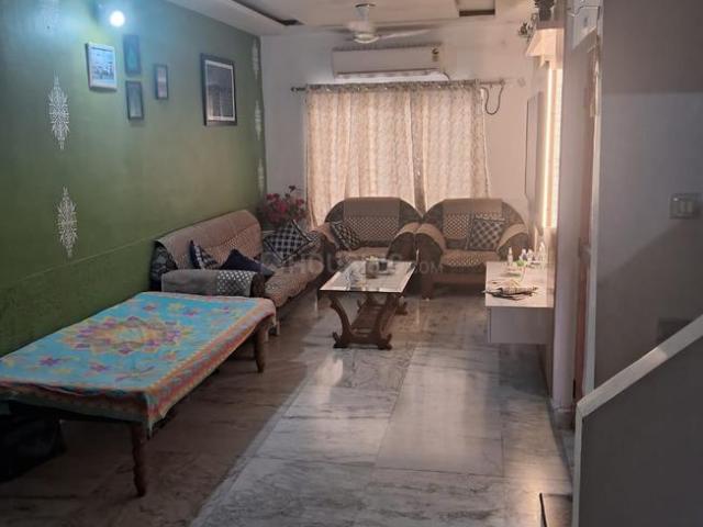 House for sale in Madya