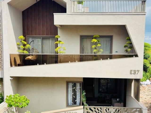 House for sale in Madya
