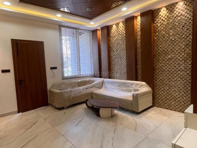 House for sale in Madya