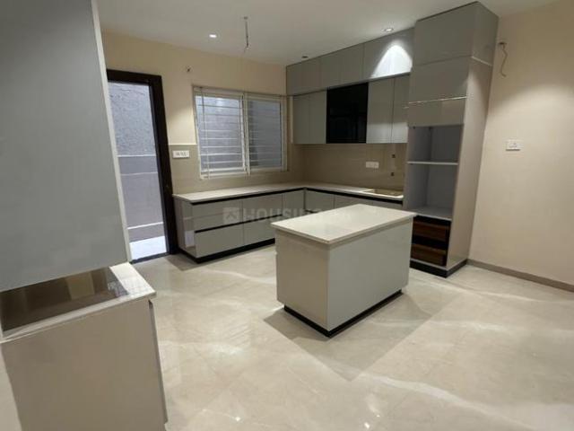 House for sale in Madya