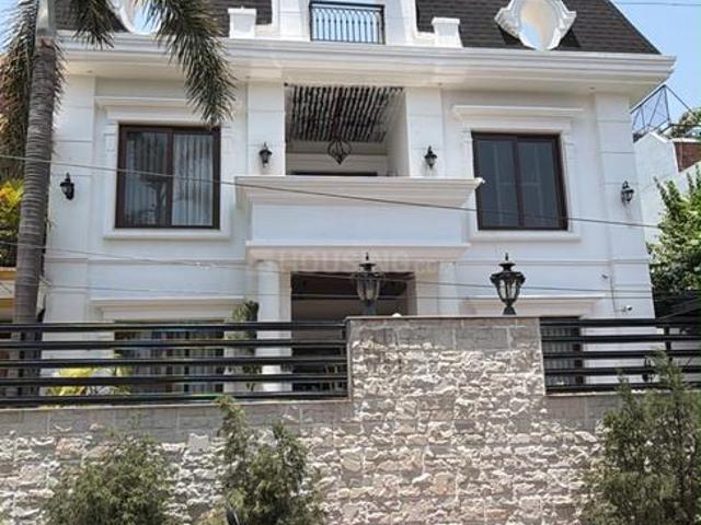 House for sale in Hariana