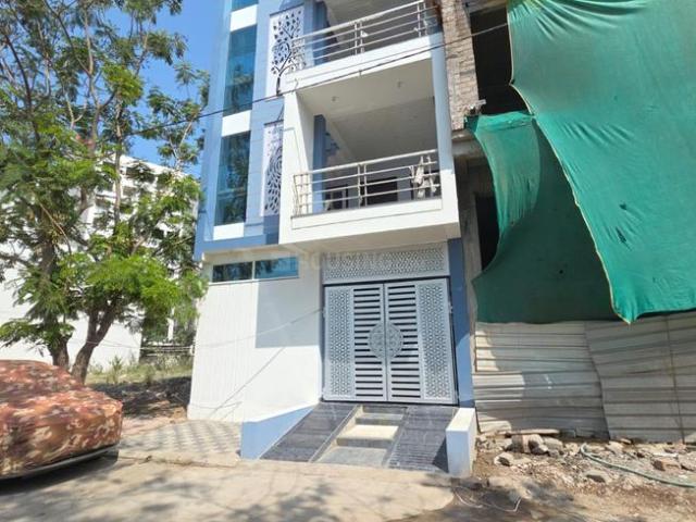 House for sale in Madya