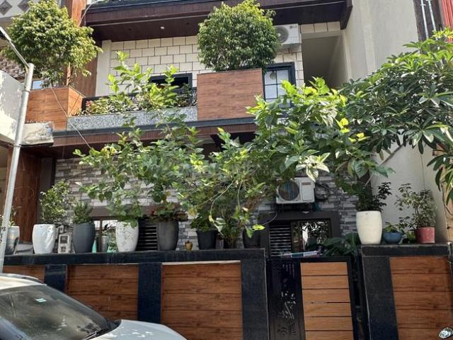 House for sale in Ahmedabad, Gujarat