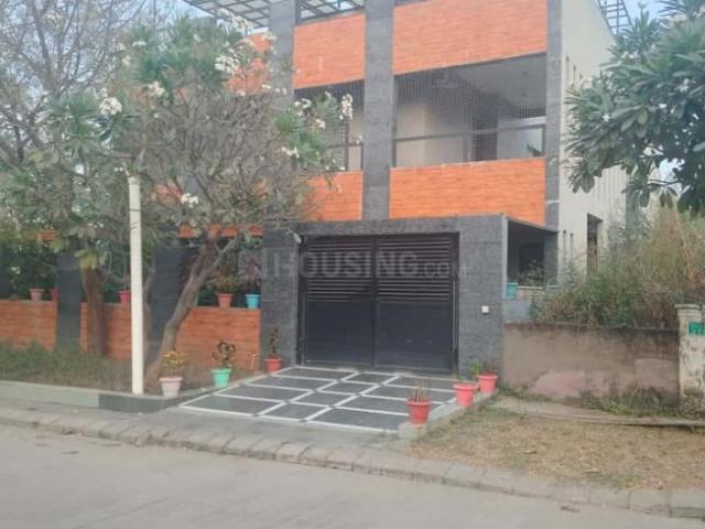 House for sale in Madya