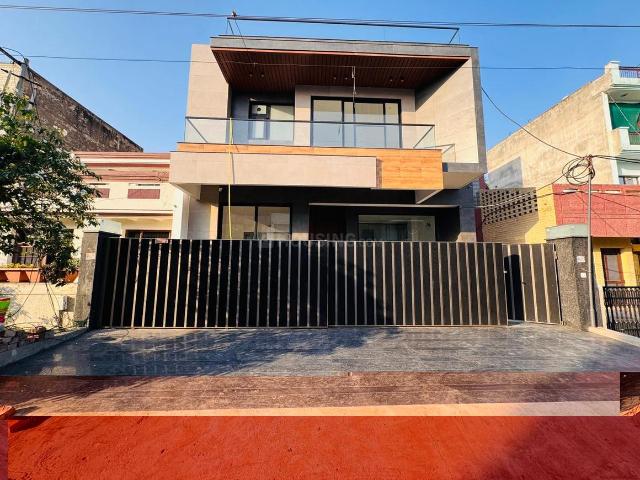 House for sale in Hariana