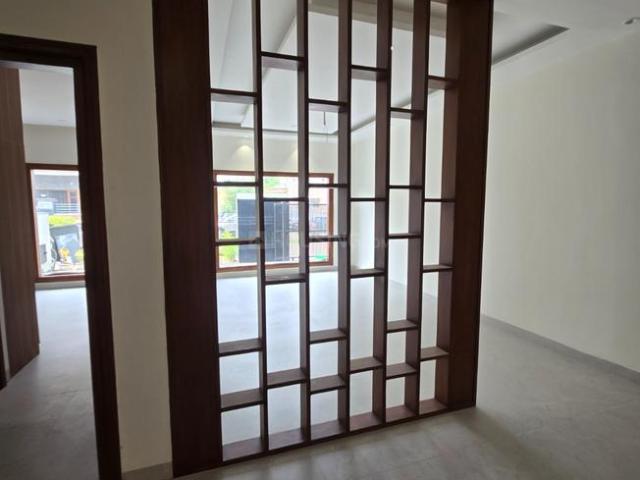 House for sale in Hariana