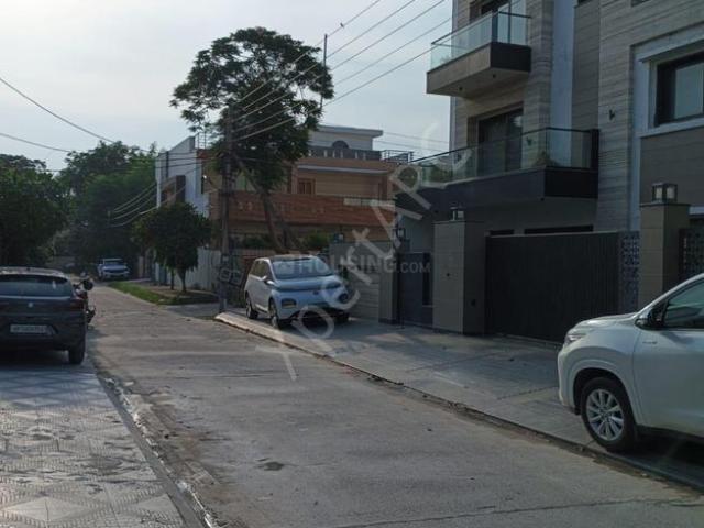 House for sale in Hariana