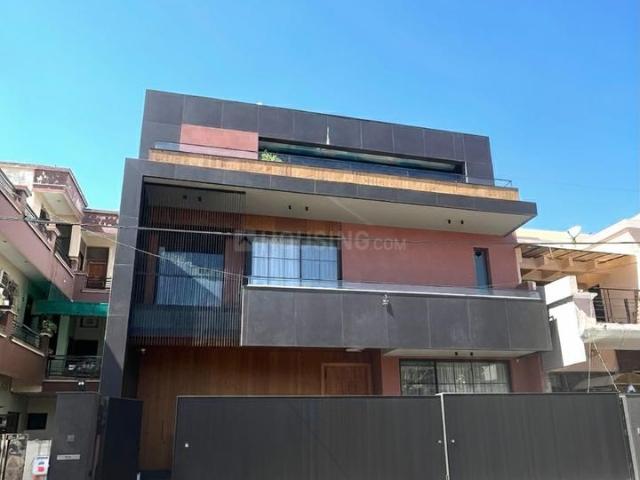 House for sale in Hariana