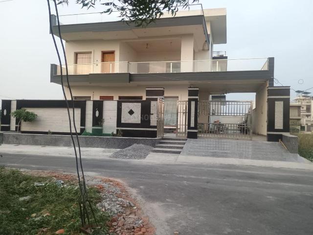 House for sale in Hariana