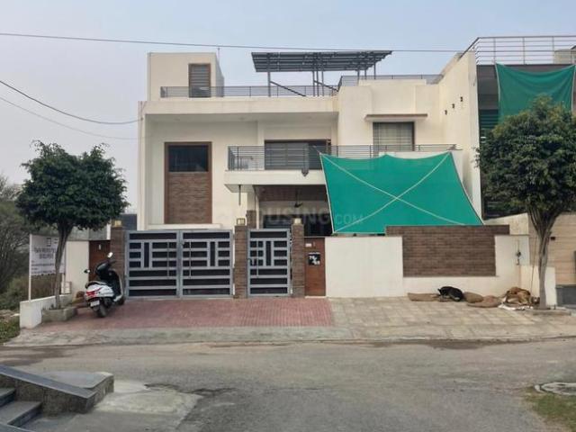 House for sale in Hariana