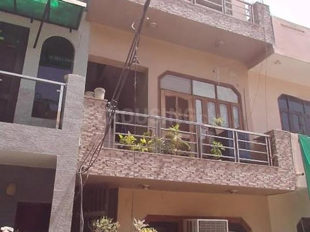 House for sale in Hariana