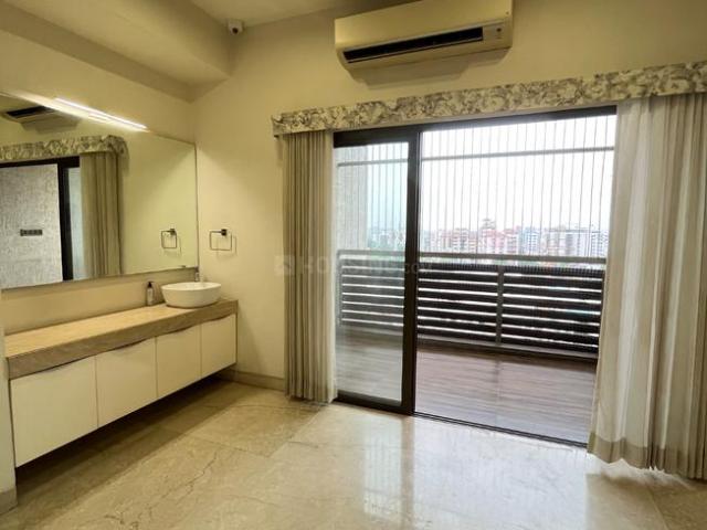 Flat for sale in Navrangpura - Ahmedabad, Gujarat