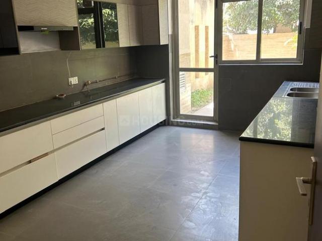 Flat for rent in Hariana