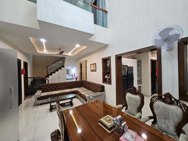 Villa for sale in Madya