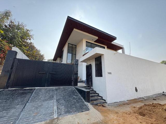 Villa for sale in South Delhi, Deri