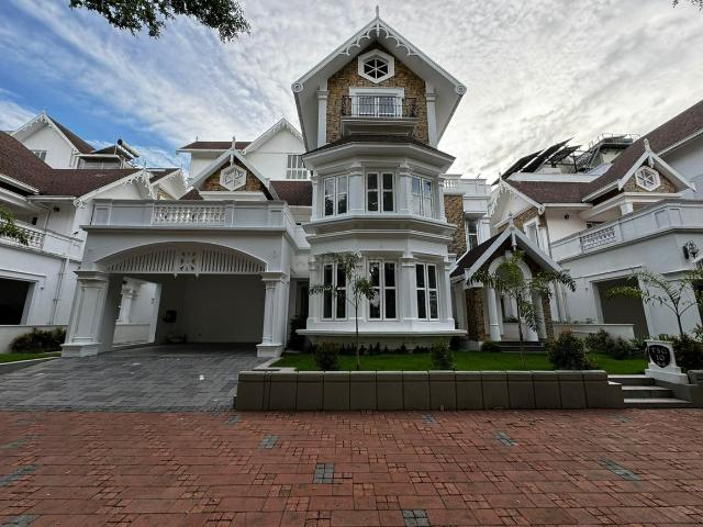 Villa for sale in Cochin, Kerala