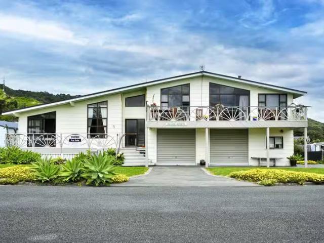 House for sale in Mahia