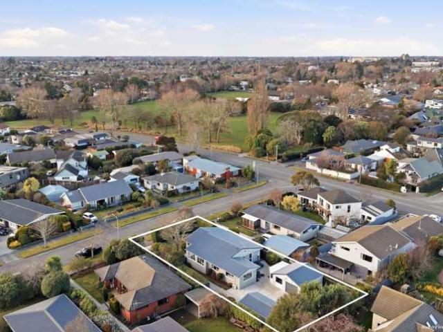 House for sale in Chaslands, Canterbury