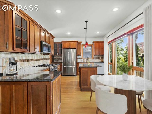 House for sale in Weehawken