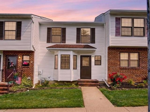 Townhouse for sale in Bordentown, New Jersey